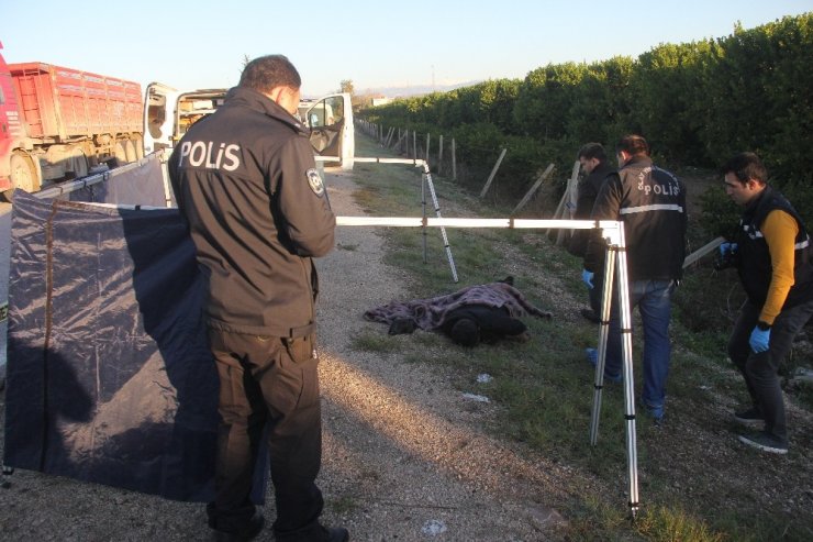İple boğarak öldürdüler, cesedi yol kenarına attılar