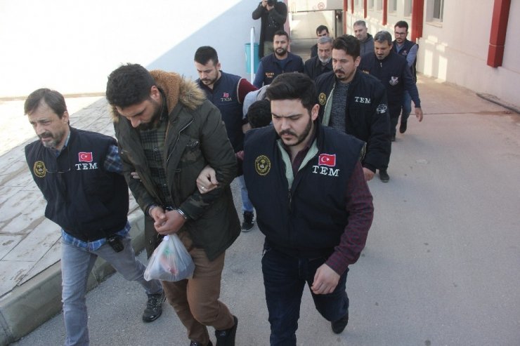DEAŞ operasyonunda gözaltına alınan 6 kişi adliyeye sevk edildi