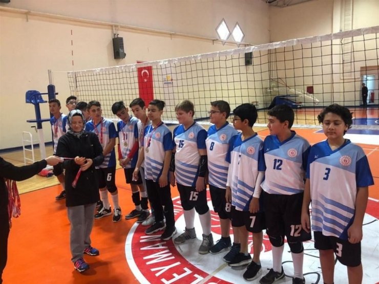 Isparta’daki Voleybol Ana Lig Grup Müsabakalarında çeyrek final vizesini alan iller belli oldu