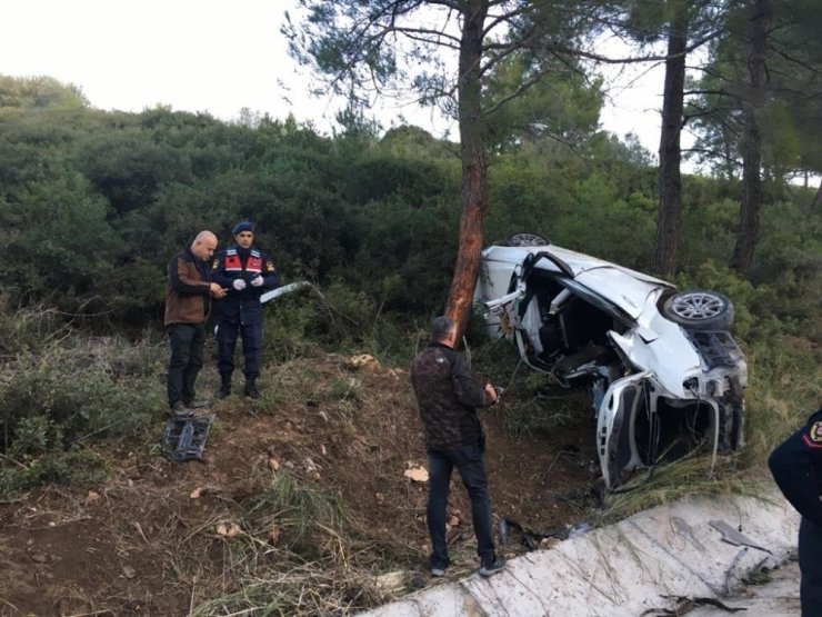Lüks araç takla attı; 2 ölü 1 yaralı