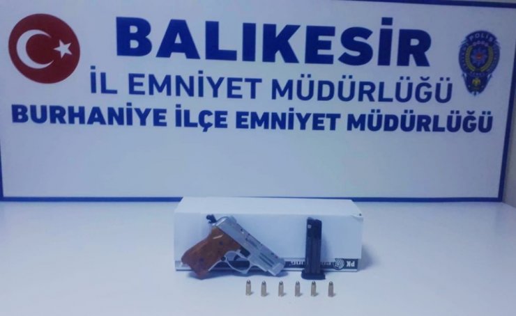 Balıkesir’de polis 6 silah ele geçirdi