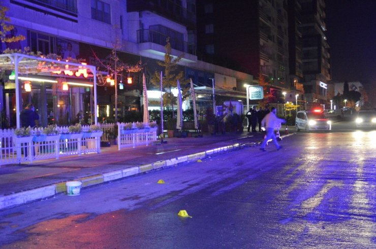 Beylikdüzü’nde eğlence mekanı sahibi ve arkadaşı kurşun yağmuruna tutuldu