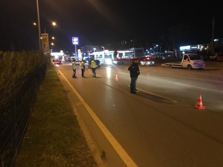 Karşıdan karşıya geçmeye çalışan kadın hayatını kaybetti