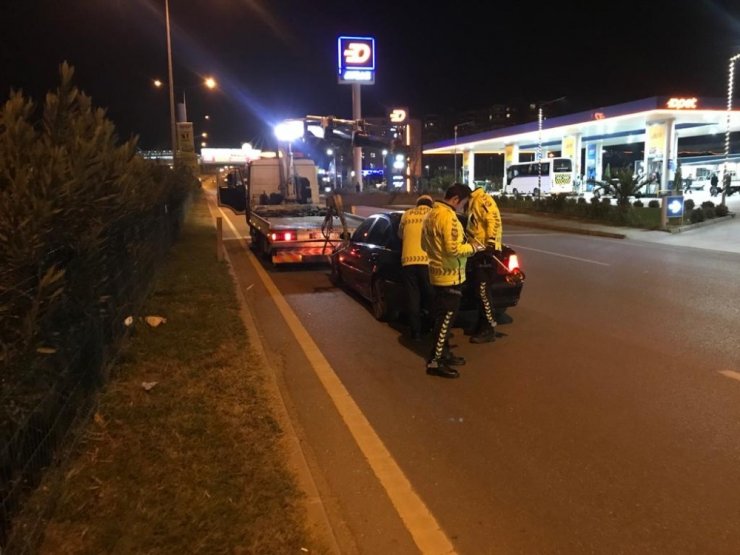 Karşıdan karşıya geçmeye çalışan kadın hayatını kaybetti