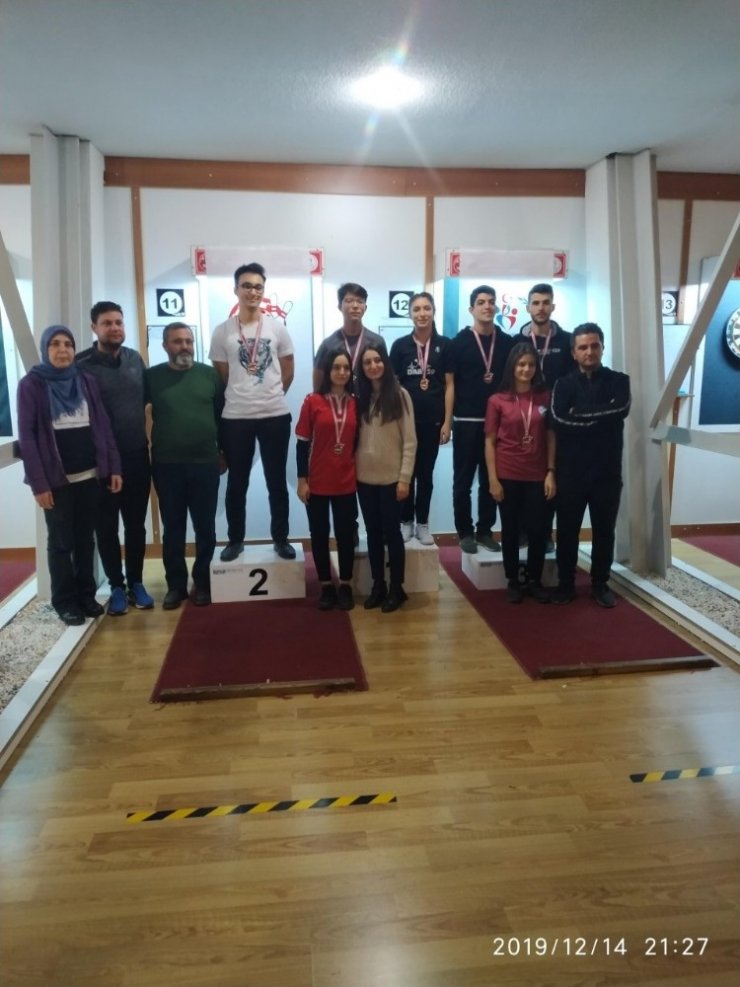 Bir sporcu iki madalya