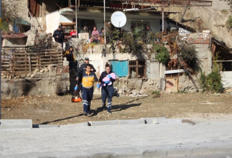 Sığındığı evde, 3 aylık bebeğini bırakıp kaçtı