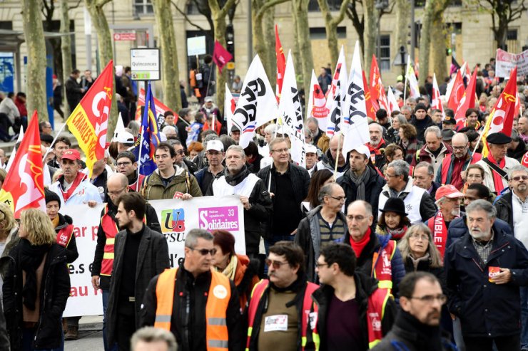 Fransa’da grev 13. gününde sürüyor