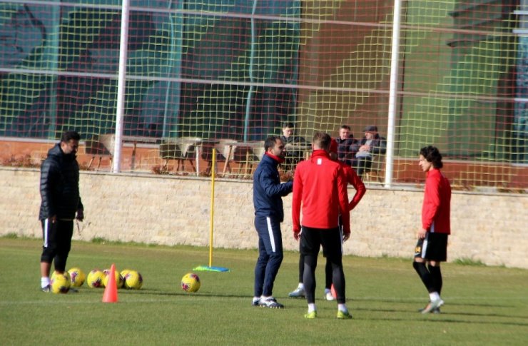 İ.M. Kayserispor’da kupa mesaisi devam ediyor