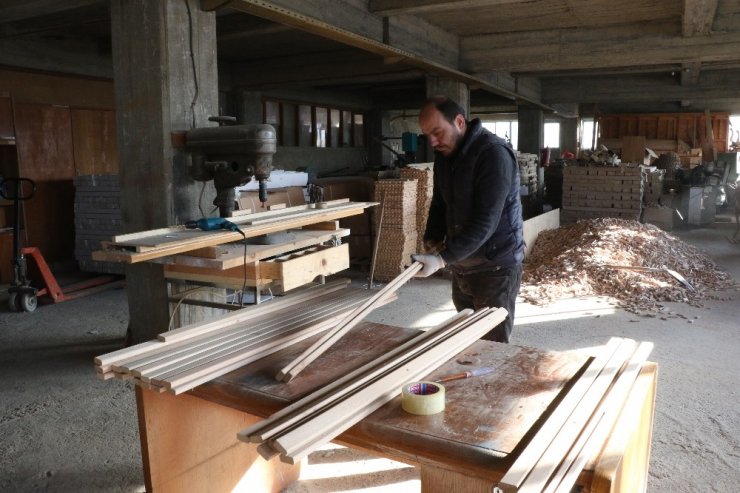 Atık malzemelerden tescilli oyuncak ürettiler