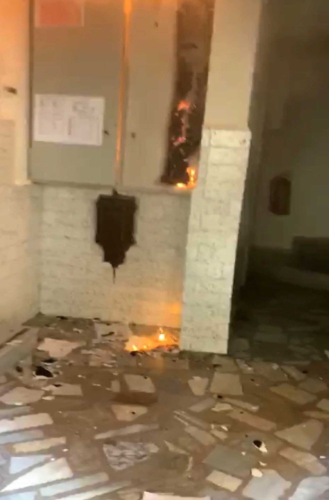Suadiye’de apartmanda yangın paniği