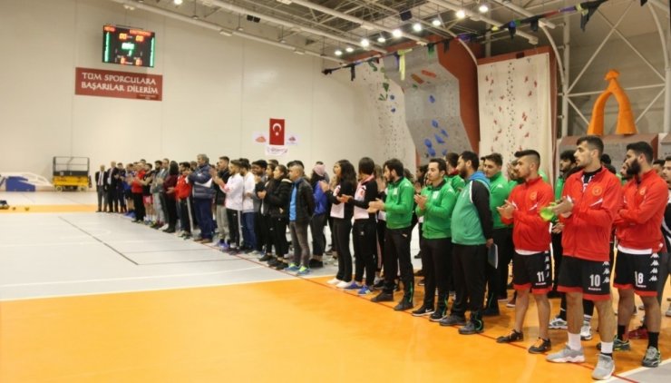 NEVÜ’de üniversiteler arası hentbol şampiyonası başladı