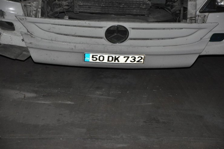 Dinar ilçesi yakınlarında otobüs kamyona arkadan çarptı: 10 yaralı
