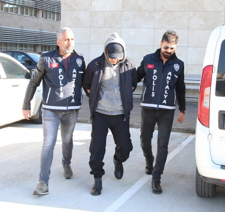 Özbekistanlı eylemci doktorun tek hayali iyi bir hayat kurmakmış