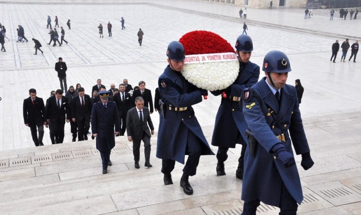 Beşiktaş Başkanı Çebi ve yönetimi Anıtkabir’i ziyaret etti
