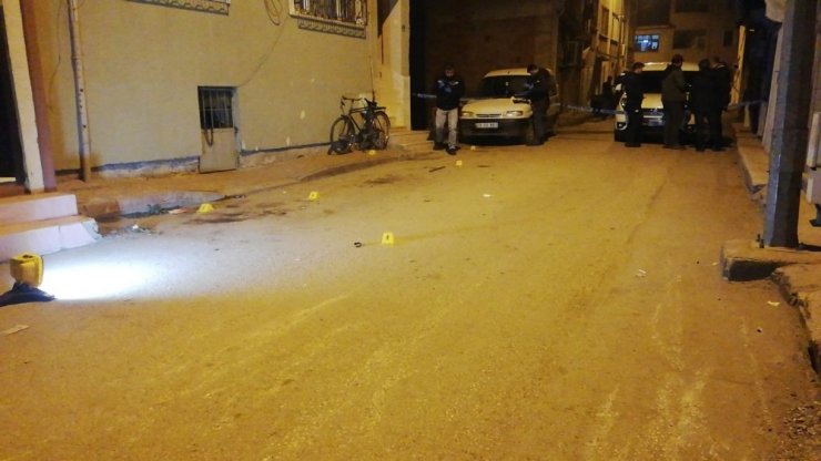 Evi silahla tarayıp kayıplara karıştılar