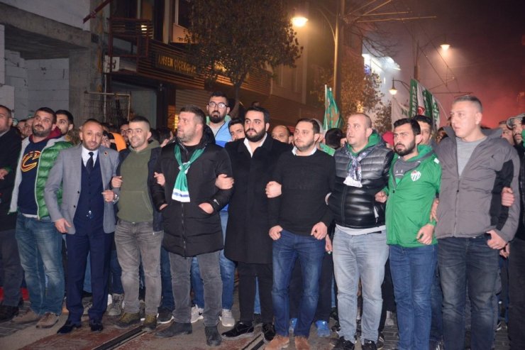 Bursaspor taraftarından görkemli yürüyüş