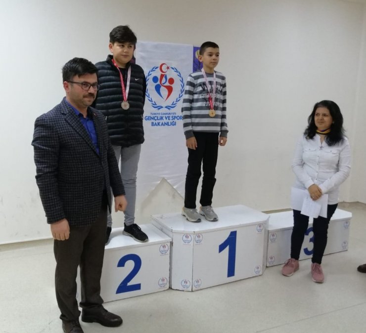 Yıldız satranç turnuvası yapıldı