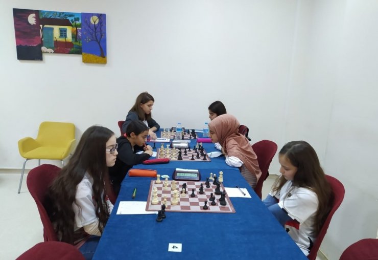Yıldız satranç turnuvası yapıldı
