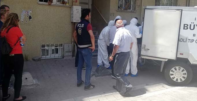 Eşini öldürüp 3 gün cesediyle yaşayan sanık hakim karşısına çıktı