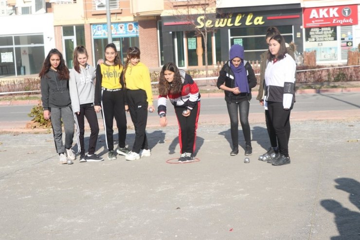 Bocce’de kupalar sahiplerini bulmaya devam ediyor