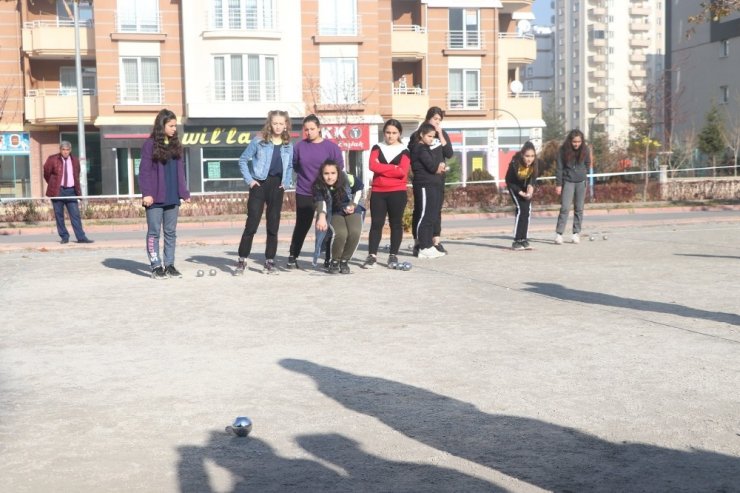 Bocce’de kupalar sahiplerini bulmaya devam ediyor
