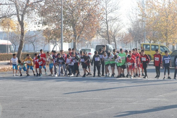Heyet-i Temsiliye Atletizm Yarışmalarının İlk Gün Müsabakaları Sona Erdi