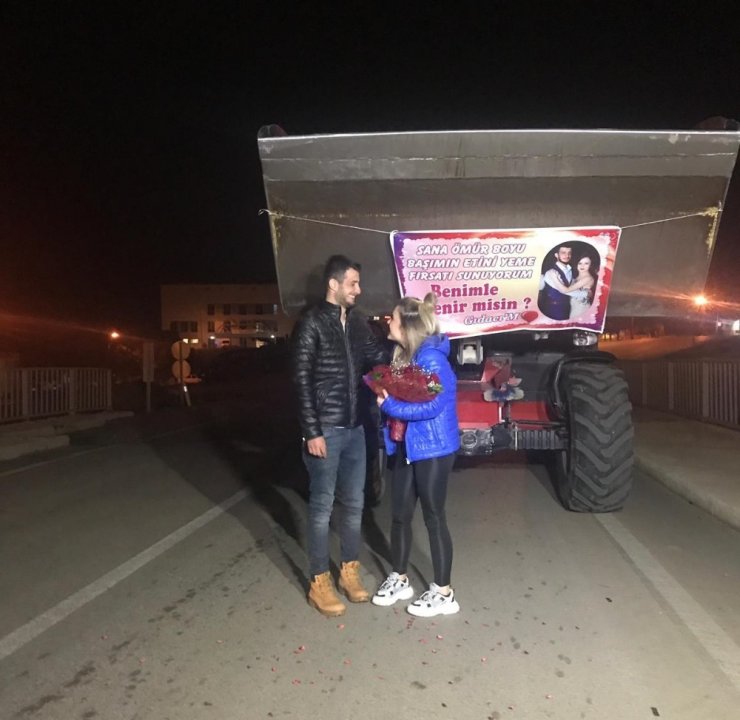 İş makinesiyle çılgın evlenme teklifi