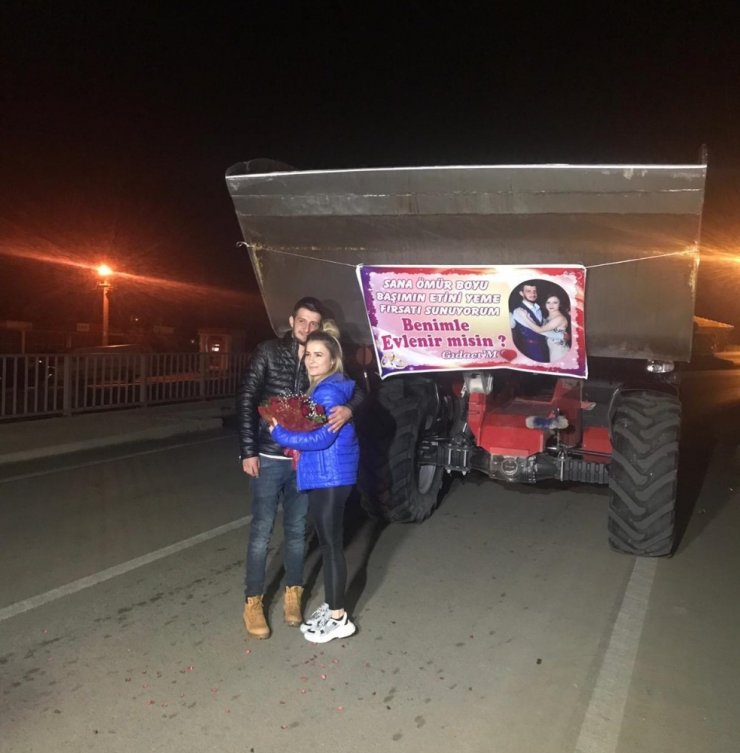 İş makinesiyle çılgın evlenme teklifi