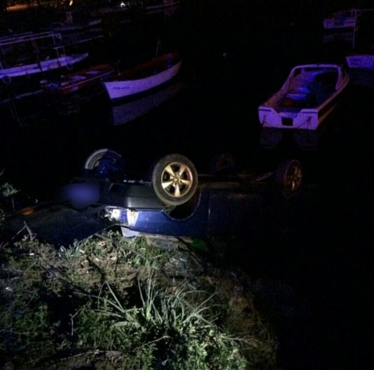 İzmir’de araç denize uçtu