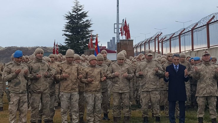 "Kıran 8" operasyonuna katılacak Mehmetçik operasyon bölgesine dualarla uğurlandı