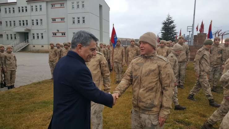 "Kıran 8" operasyonuna katılacak Mehmetçik operasyon bölgesine dualarla uğurlandı