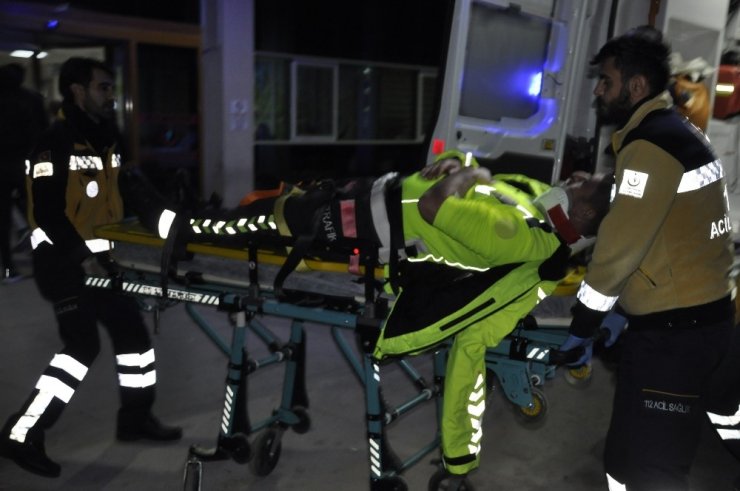 Konya’da uygulama yapan polise otomobil çarptı