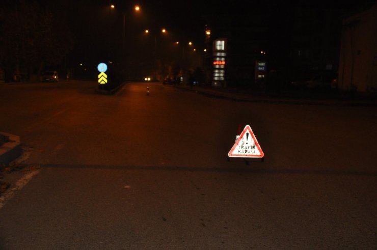 Konya’da uygulama yapan polise otomobil çarptı