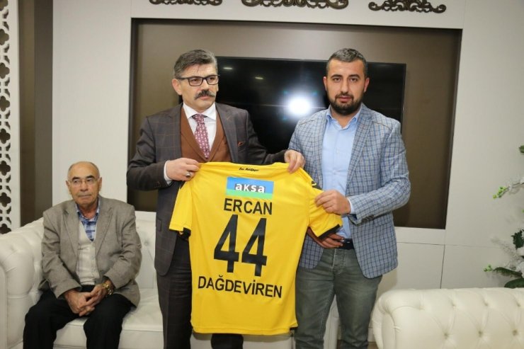 Taraftarlardan Emniyet Müdürü Dağdelen’e hayırlı olsun ziyareti
