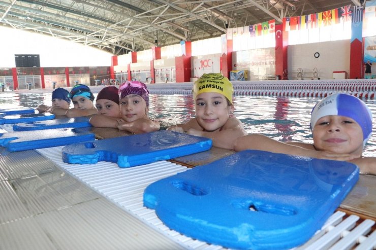 Samsun’da 5 yılda 64 bin çocuk yüzme öğrendi