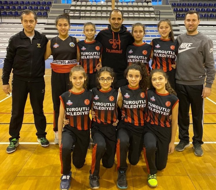 Turgutlu Belediyesinden Manisa Karmasına 8 oyuncu