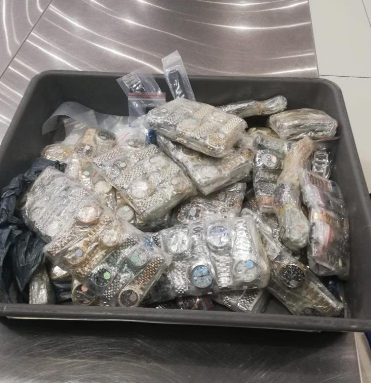 İstanbul’da taklit kol saati operasyonu: 3 gözaltı