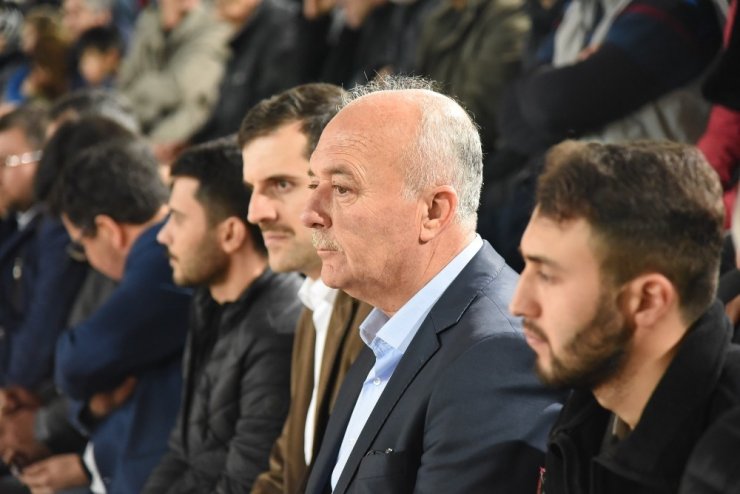 Voleybol Turnuvasında Şampiyon Dursunbey MTAL Oldu