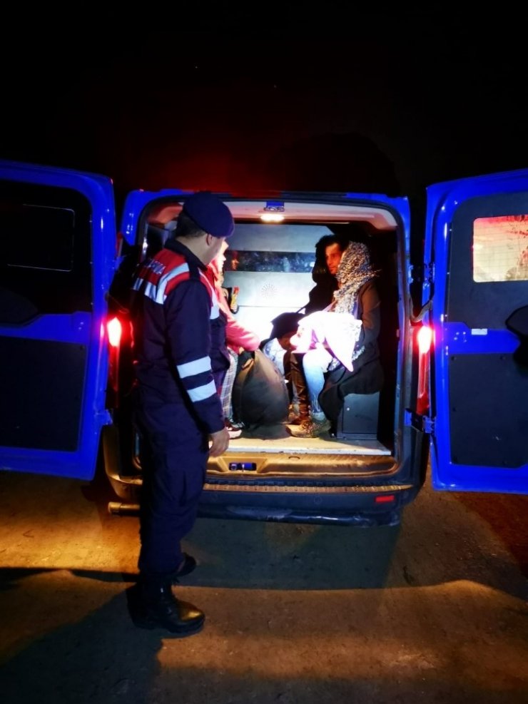 İzmir’de 132 düzensiz göçmen yakalandı
