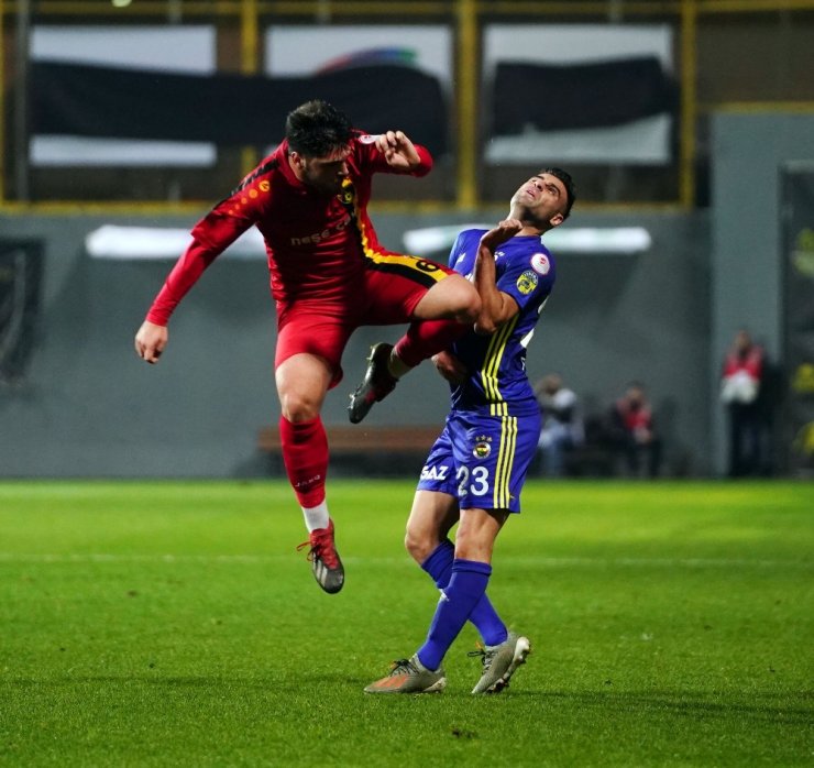 Ziraat Türkiye Kupası: İstanbulspor: 0 - Fenerbahçe: 0 (İlk yarı)