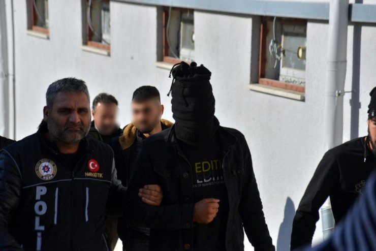 Torbacı 3 kadın tutuklandı
