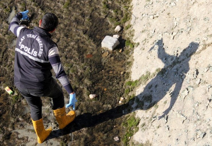 Sulama kanalında tabanca bulundu