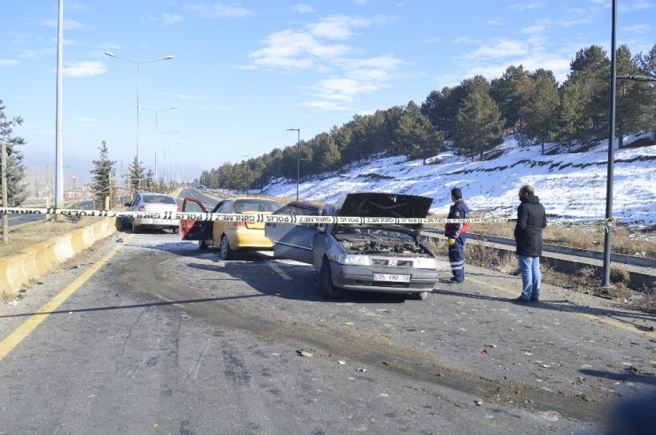 Ağrı’da zincirleme trafik kazası: 2 kişi yaralı