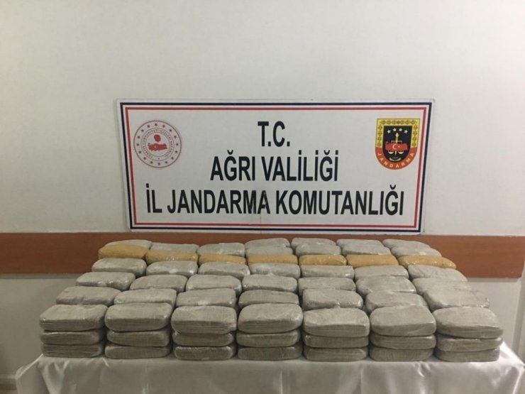 Ağrı’da 74 kilo eroin ele geçirildi