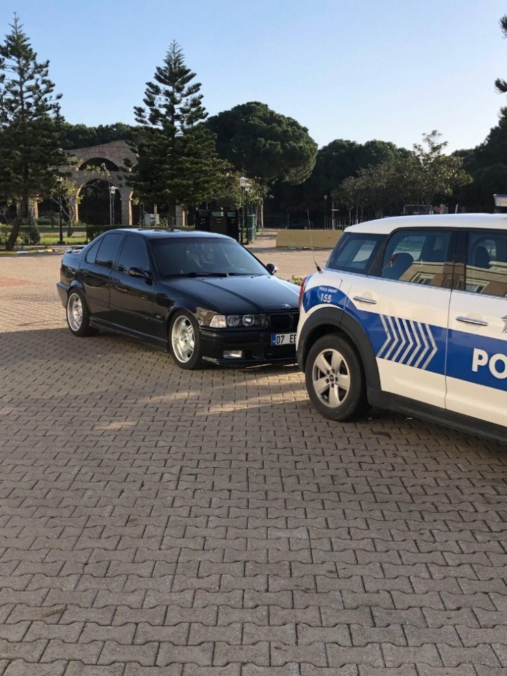 Drift yapan sürücüye ehliyet, araç, para ve psikolog cezası