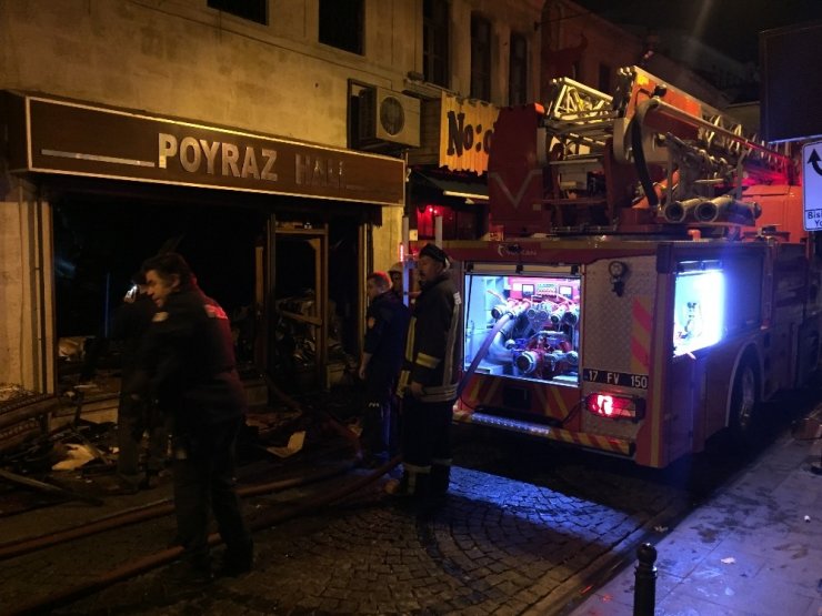 Çanakkale’de iş yerinde çıkan yangın 2 saatlik çalışma sonucu söndürüldü