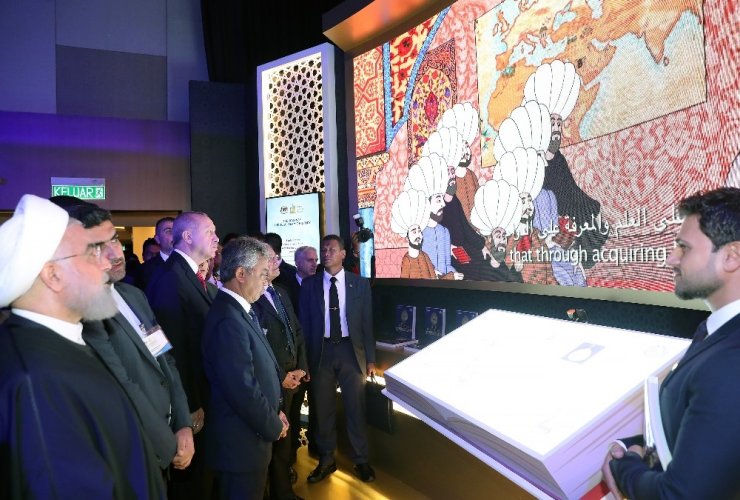 Cumhurbaşkanı Erdoğan, Malezya Kralı tarafından verilen resmi öğle yemeğine katıldı