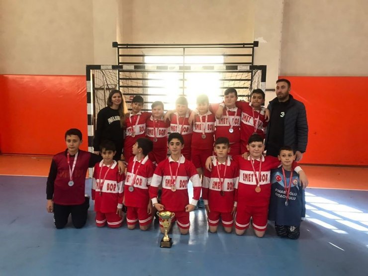 Emet Ashaboğlu Orta Okulu’nun hentbol başarı