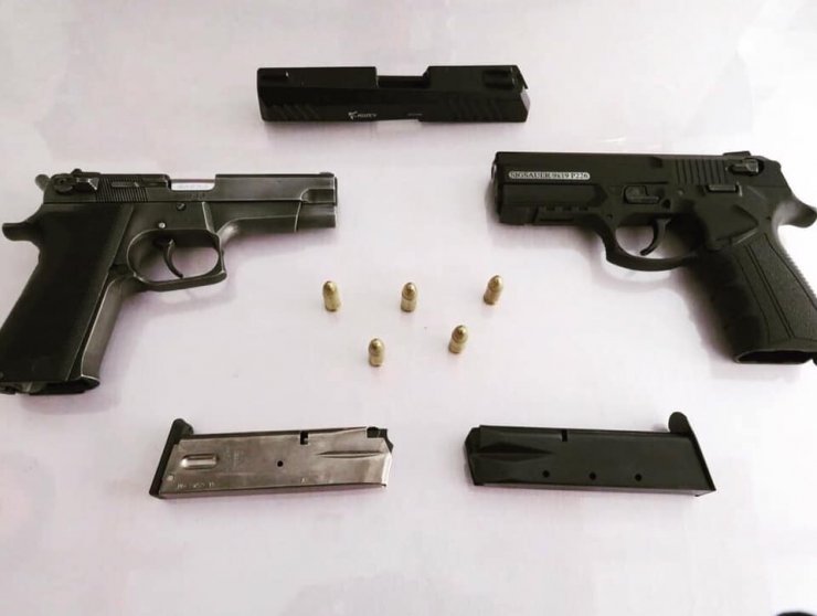 Çay kazanıyla kaçak alkol üreten 6 kişiye gözaltı