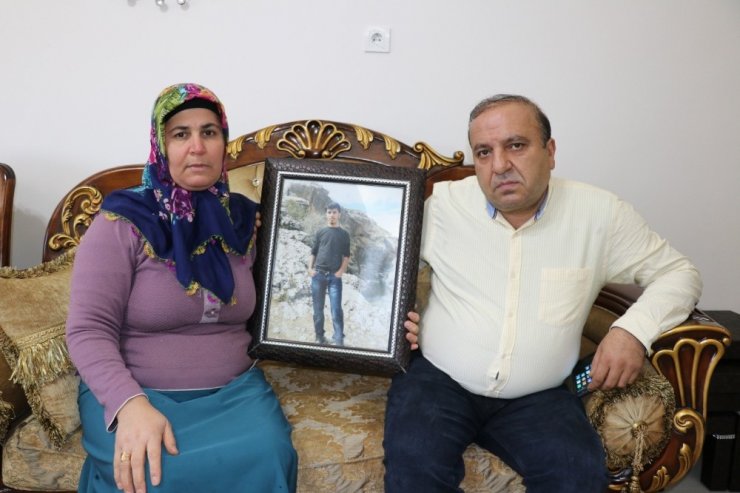 DEAŞ’a katıldığını düşündükleri çocuklarından 5 yıldır haber alamıyorlar